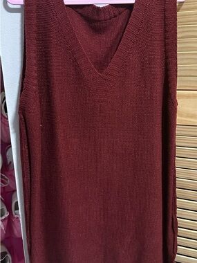 SHEIN V-Neck Knit Vest in Burgundy